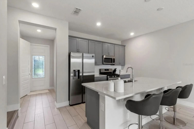 Others 3, 3BR Reunion Townhome, 10 min to Disney, Osceola