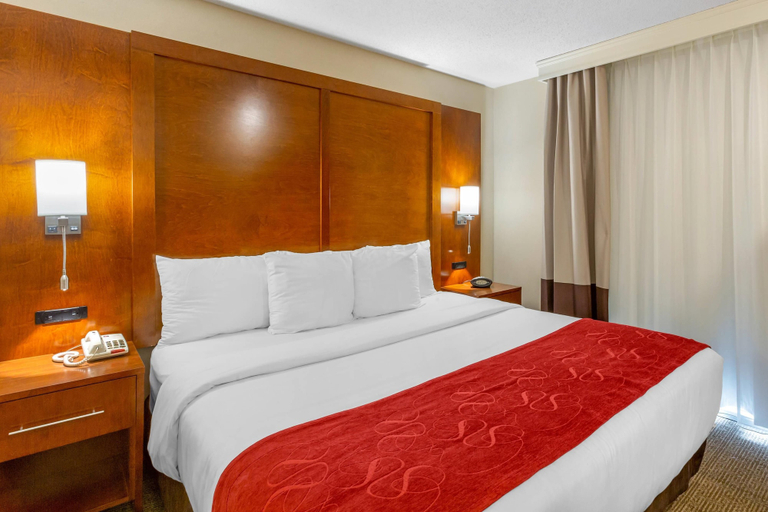 Bedroom 4, Comfort Suites Oakbrook Terrace - Chicago West, Dupage