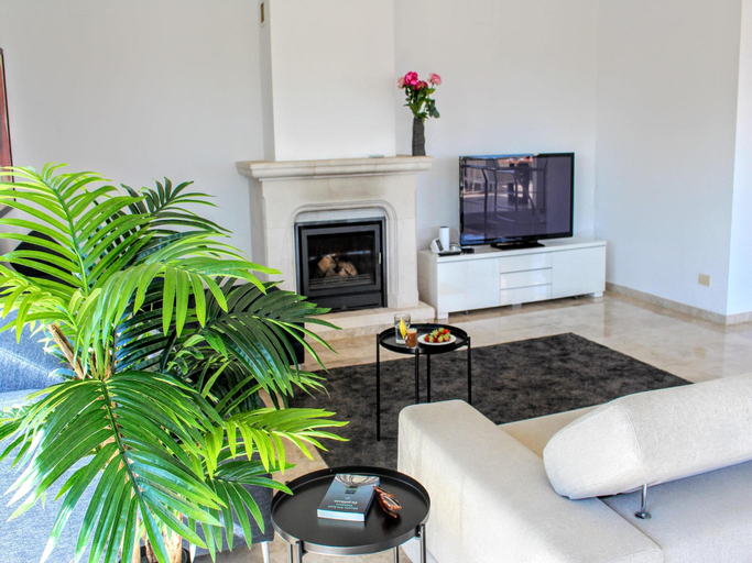 Others 3, Villa with Heated Pool, Alicante