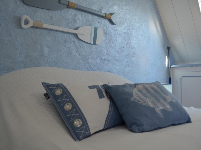 Bedroom 3, Locquirec Coastal Holiday Villa for 10, Finistère