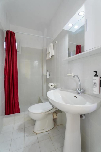Bathroom 5, Chrissi Ammoudia, Central Macedonia