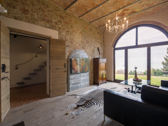 Others 2, Villa in Cortona with Private Pool, Perugia