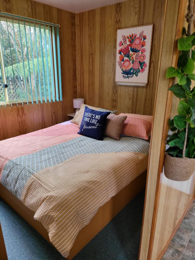Bedroom 5, Queenstown Copper Country Cabins, West Coast