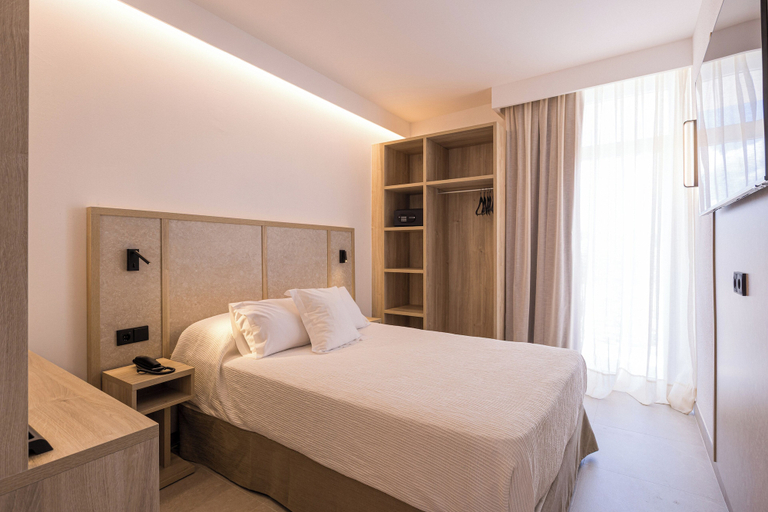 Bedroom 4, Hotel Gran Sol Ibiza, Baleares