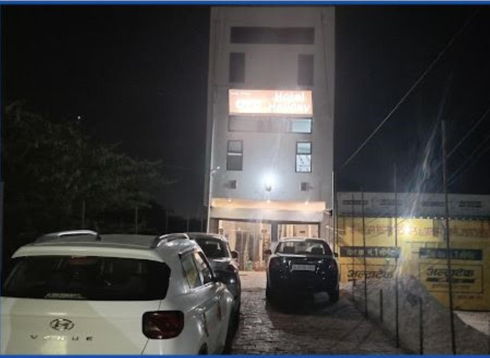 Others 5, Hotel Holiday, Bharatpur