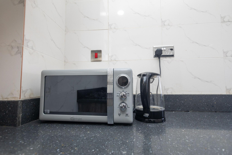 Others 3, 1 Bed Furnished Apartment - Wifi, Aircon, Security, Accra