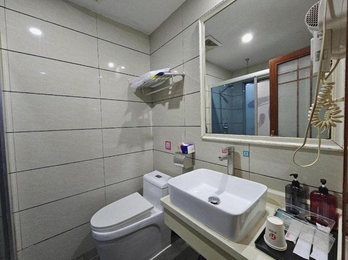 Bathroom 4, PAI Hotel·Huazhou Bus Terminal, Maoming