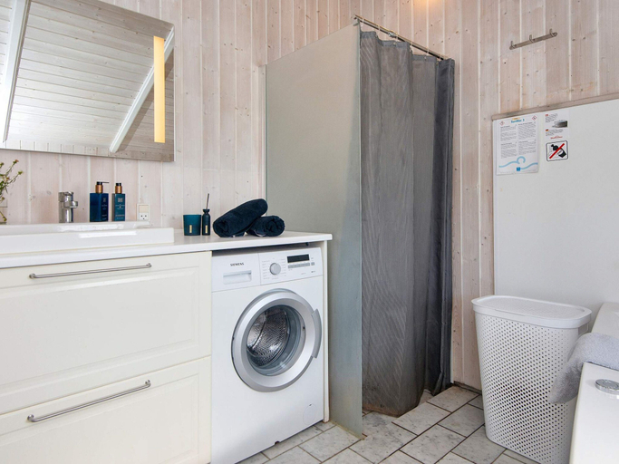 Bathroom 4, 4 Star Holiday Home in Sjolund, Kolding
