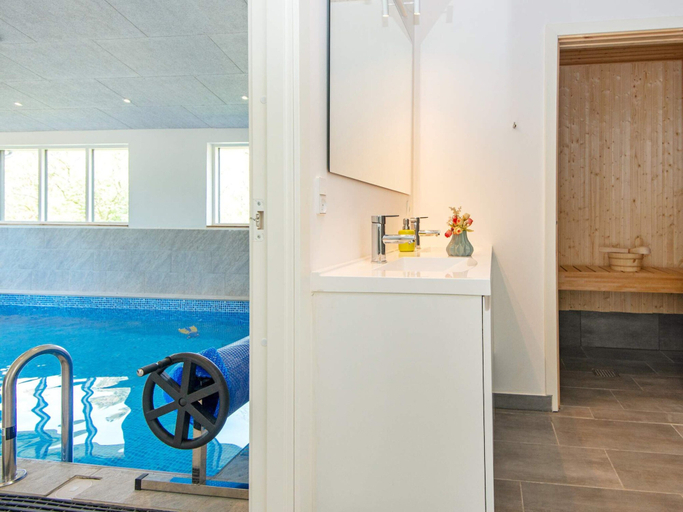 Bathroom 5, 4 Star Holiday Home in Oksbol, Varde