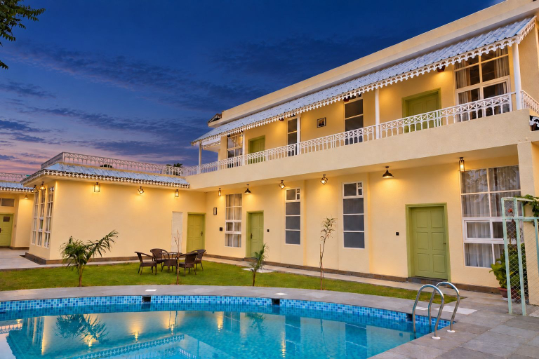 Exterior & Views