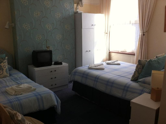 Others 5, Seahaven House, Isle of Wight
