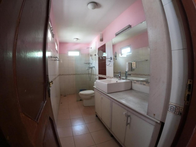 Bathroom, Kusum Hotel, Bagmati