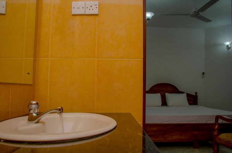 Bathroom 3, King Well Resort, Weligama