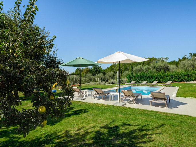 Others 2, Villa in Srebrnići with Pool near Marea Beach, Višnjan