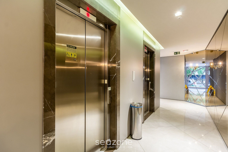 Others 4, Luxury and Sophisticated Studio Apartment with Garage LBO203, Porto Alegre