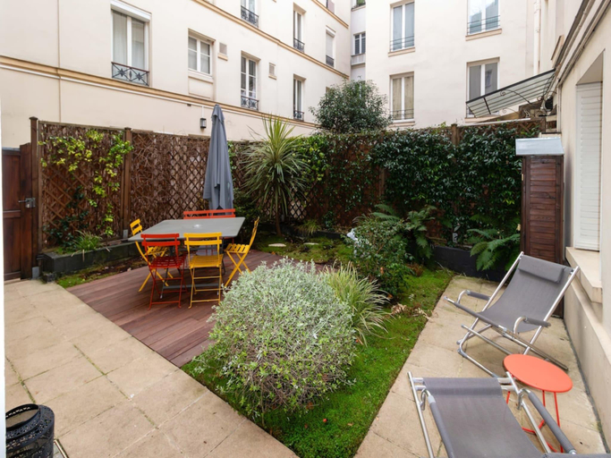 Others 5, Superb Terrace Apart Champs Elysees Eiffel Tower, Paris