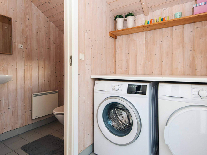 Bathroom 4, 5 Star Holiday Home in Harboore, Lemvig