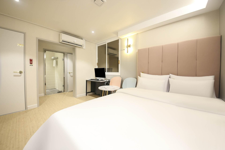 Bedroom 4, Tongyeong Hotel Queen Stay, Tongyeong