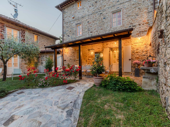 Others 4, Villa near Lucca with Tuscan Charm, Lucca