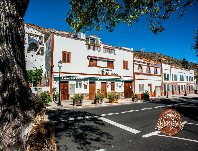 Others 2, Cave Retreat for 3 Guests, Las Palmas