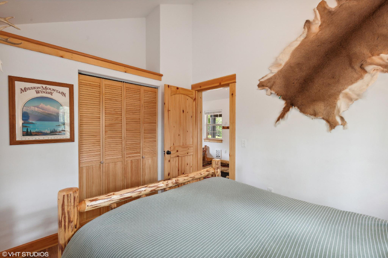 Bedroom 2, Whispering Pines cabin rentals, Flathead