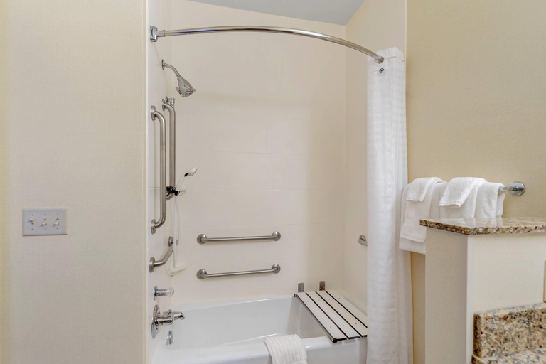 Bathroom 4, Comfort Suites Normal University area, McLean