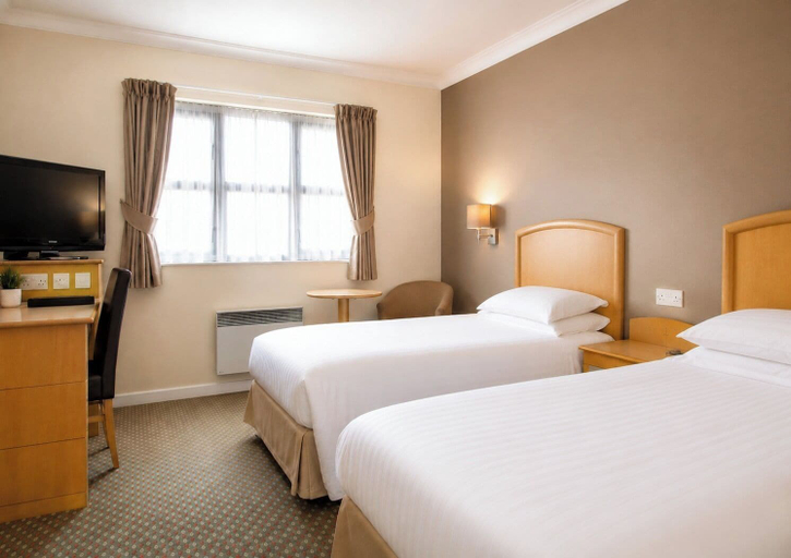 Bedroom 4, The Wiltshire Hotel, Golf and Leisure Resort, Wiltshire