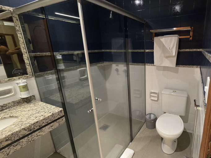 Bathroom 5, Hotel Tenda, Marília