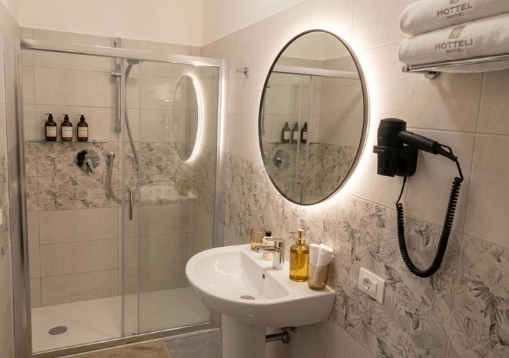 Bathroom 3, HOTEL PERLA, Ravenna