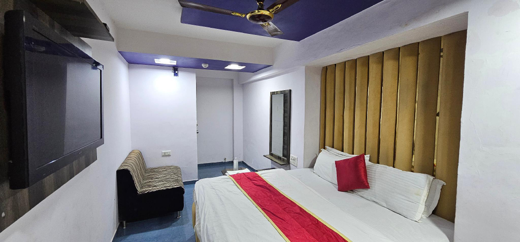 Others 3, Hotel Signature, Ahmadabad