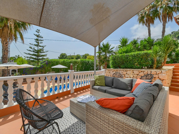 Others 2, Elegant Villa with Pool, Alicante
