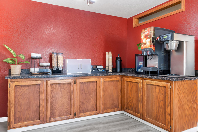 Food & Drinks, Red Lion Inn & Suites Lemoore, Kings