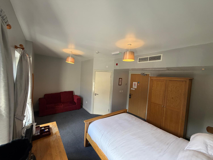 Bedroom 2, The Lamb and Flag, Neath Port Talbot