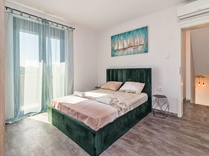Bedroom 4, Spacious villa in Pula with heated pool, Vodnjan