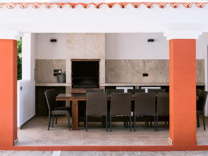 Others 5, Villa KM2 is a 5 min drive from Playa den Bossa, Baleares