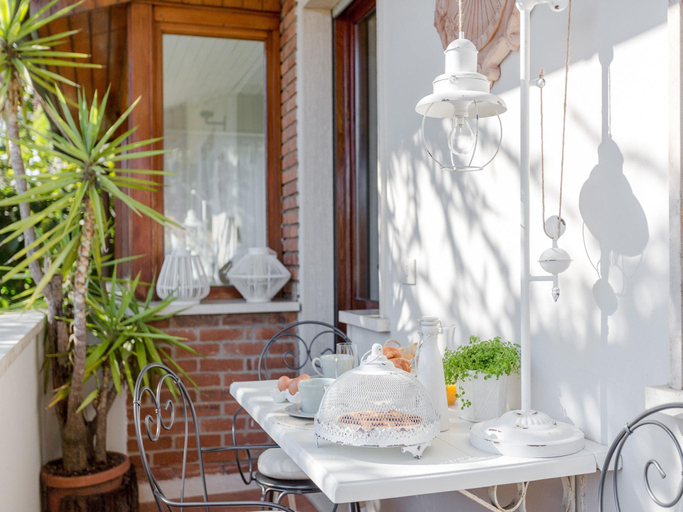 Others 3, Villa in Forte dei Marmi near the Beach, Lucca