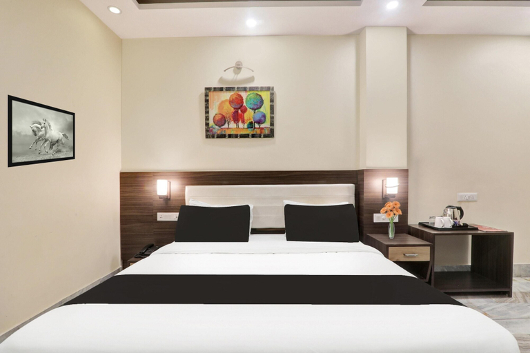 Others 4, Deluxe Kunwar Aalcajars, Patna
