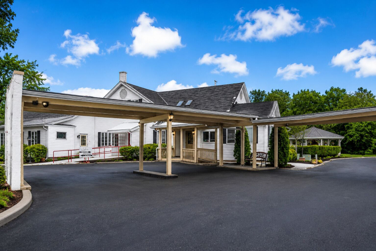 Exterior & Views 2, Sybaris Pool Suites Mequon, Ozaukee