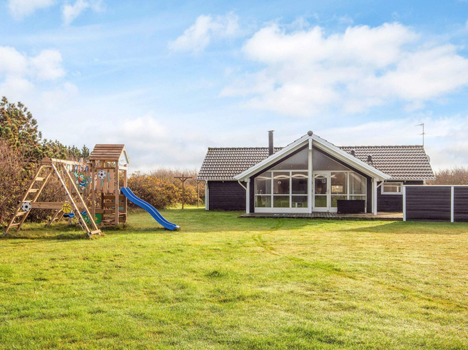 Family & Kids, 5 Star Holiday Home in Harboore, Lemvig