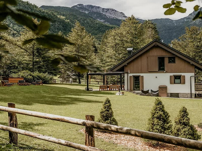 Others 5, Luxury Chalet With Jacuzzi at Lake Bohinj, Bohinj