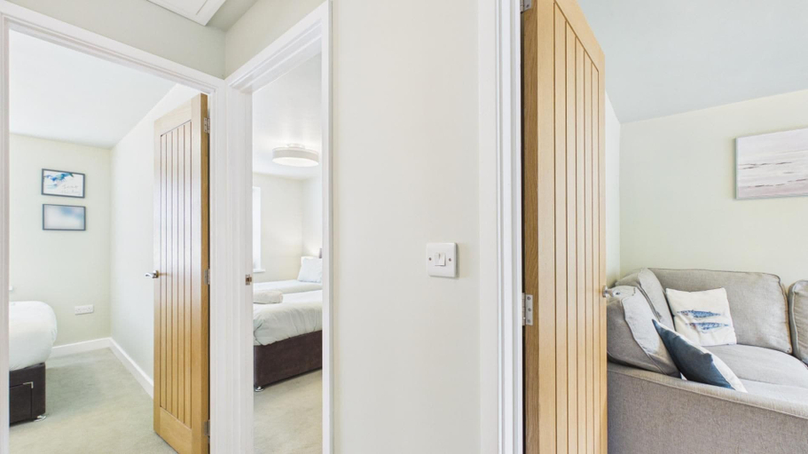 Bedroom 3, Dolphin - 2 Bedroom Apartment - Saundersfoot, Pembrokeshire