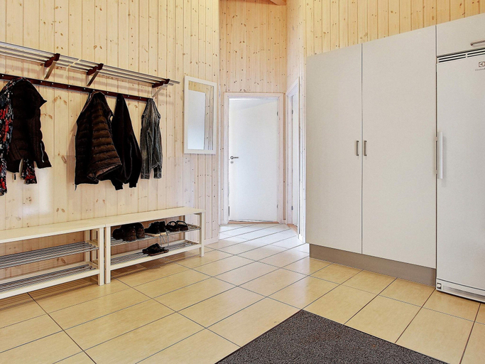 Others 3, Spacious Holiday Home in Glesborg near Ocean, Norddjurs