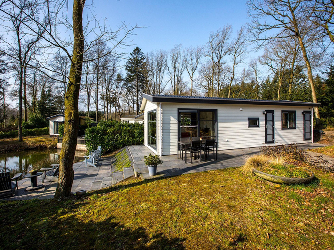 Exterior & Views, Chalet by Pond with Terrace Views, Steenwijkerland