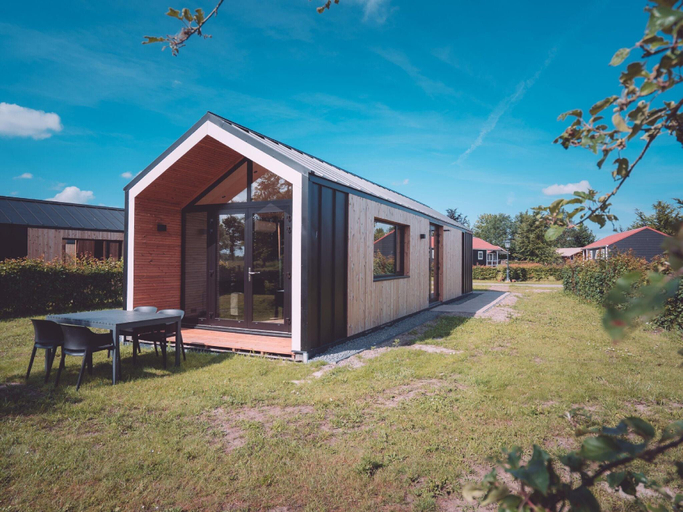 Others 4, Beautiful Group Accommodation With Several Chalets, Noordoostpolder