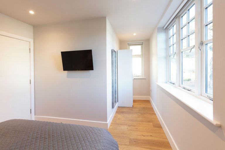 Others 5, Hampden Apartments - The Anne, Slough
