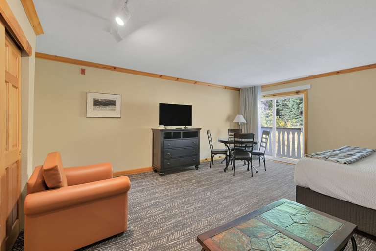 Others 5, Selkirk Lodge, Bonner