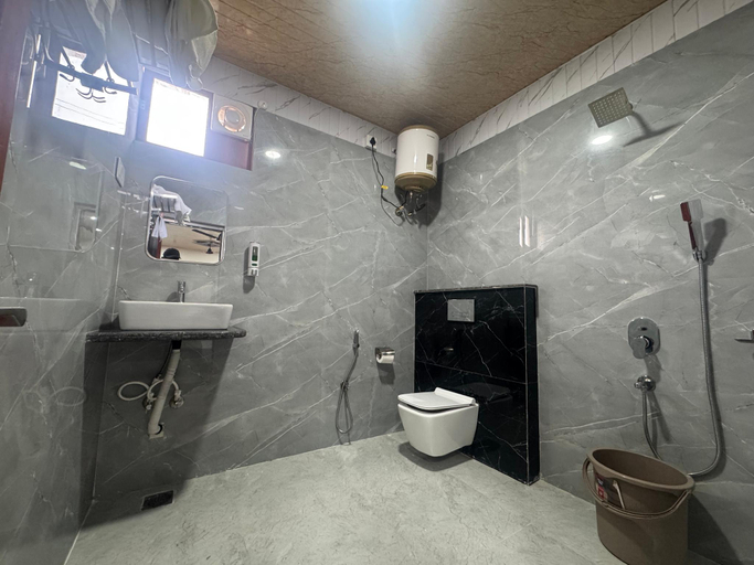 Bathroom 3, Hotel Satyam Shivam Sundaram , Sonbhadra