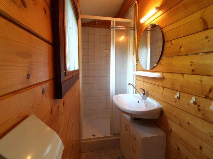Bathroom, Chalet in Netherlands with Private Garden, Dinkelland
