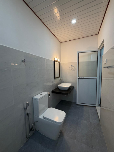 Bathroom 3, Mariner's Beach Villa, Ambalangoda