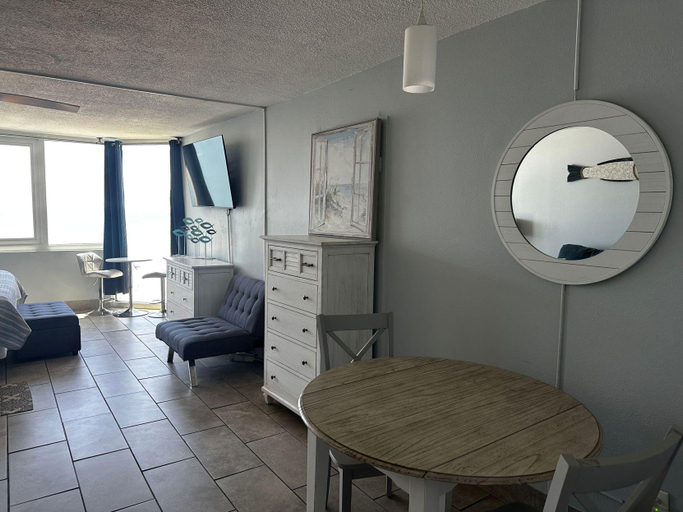 Others 4, Beach Front Ocean View Condo - Top of the Gulf 615, Bay
